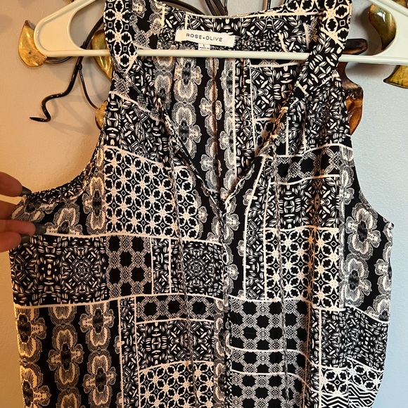Dressy sleeveless top with tassels. Black/white/gray tones pattern. Flattering. - Picture 2 of 6